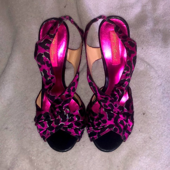 Betsey Johnson Shoes - Betsey Johnson brand pink leopard heels
